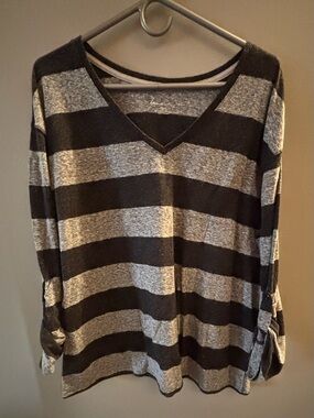 Lane Bryant Black & Gray Striped V-Neck 3/4 Sleeve Top